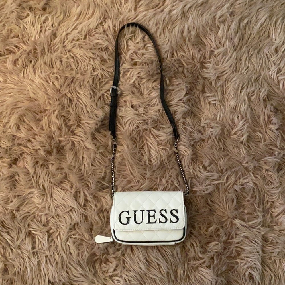 Guess Quilted Comfortable Belt Bag.